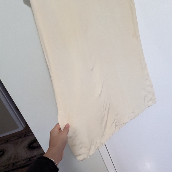 Aritzia Babaton 100% Silk Minimalist Crew Neck Midi Dress Slit Cream Medium Mode - Picture 5 of 7